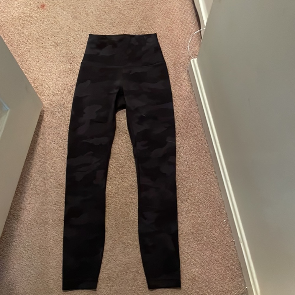 Lululemon - Picture 2 of 3